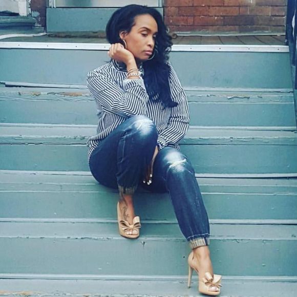 Meet your Posher, Martia - Picture 1 of 1